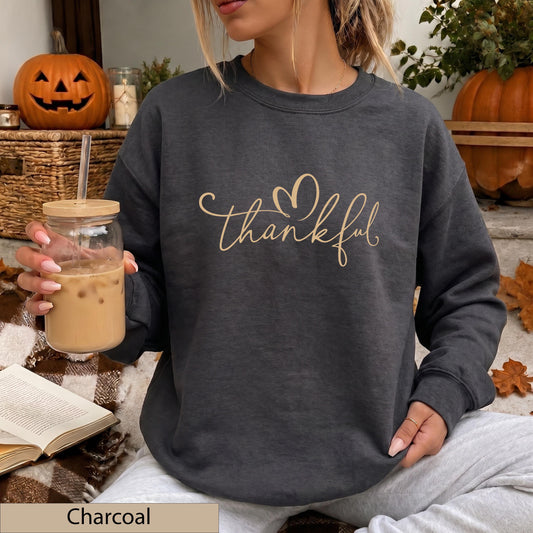 Thankful Heart Script Sweatshirt, Minimalist Fall Sweater, Cozy Autumn Jumper