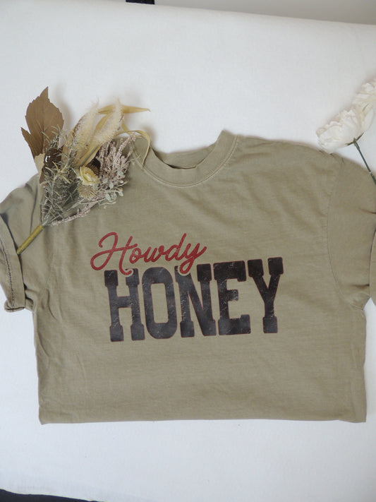 Howdy Honey Western - Short Sleeve Tee in Khaki