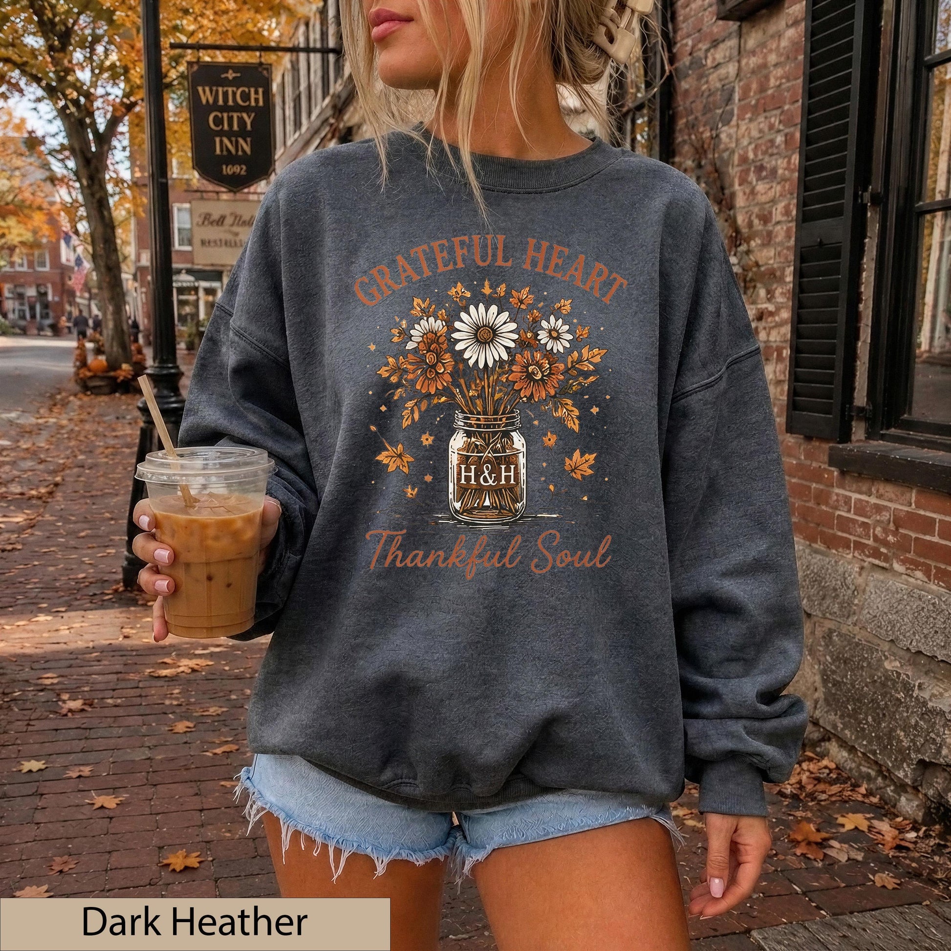 Grateful Heart Thankful Soul Sweatshirt, Floral Mason Jar Crewneck, Autumn Thanksgiving Jumper