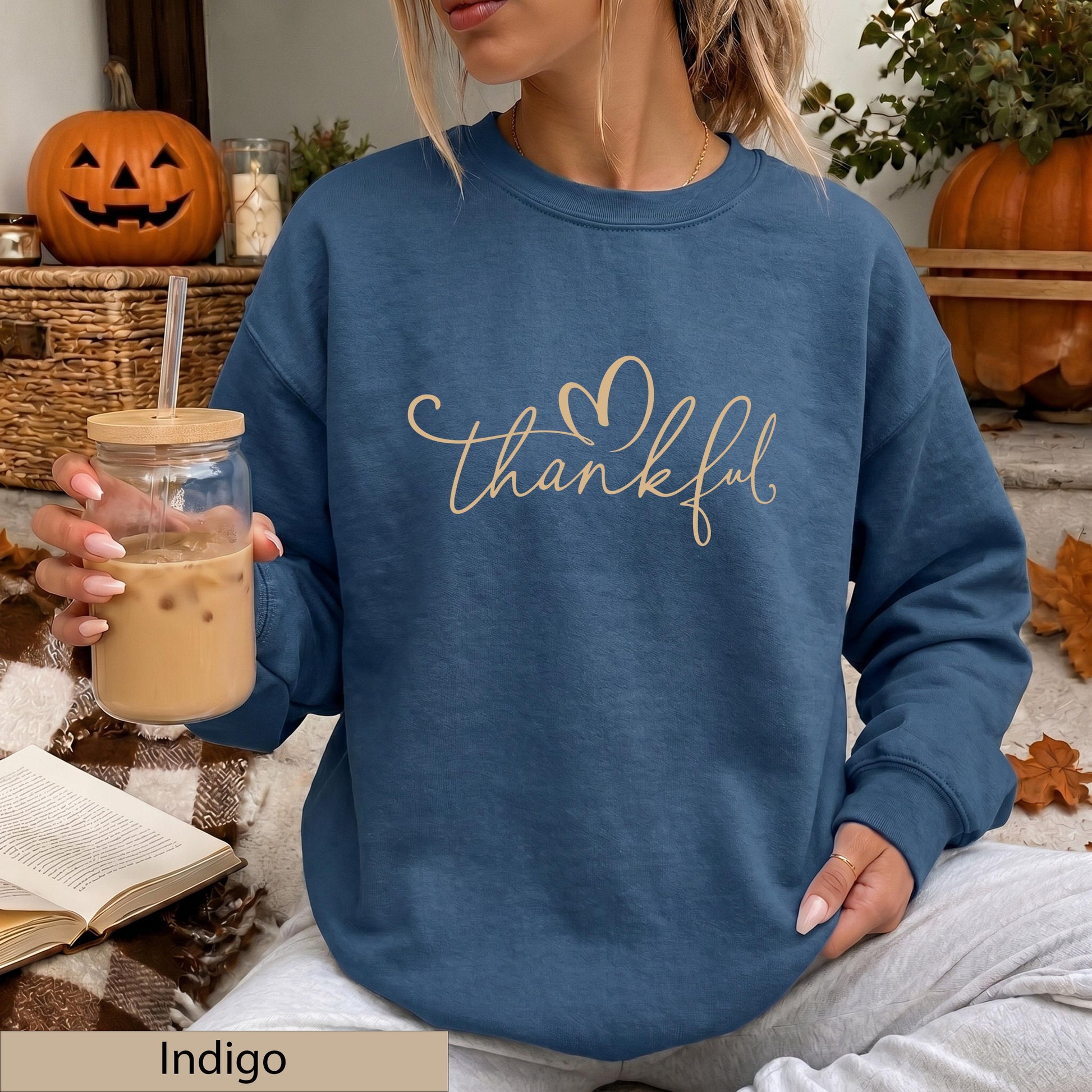 Thankful Heart Script Sweatshirt, Minimalist Fall Sweater, Cozy Autumn Jumper