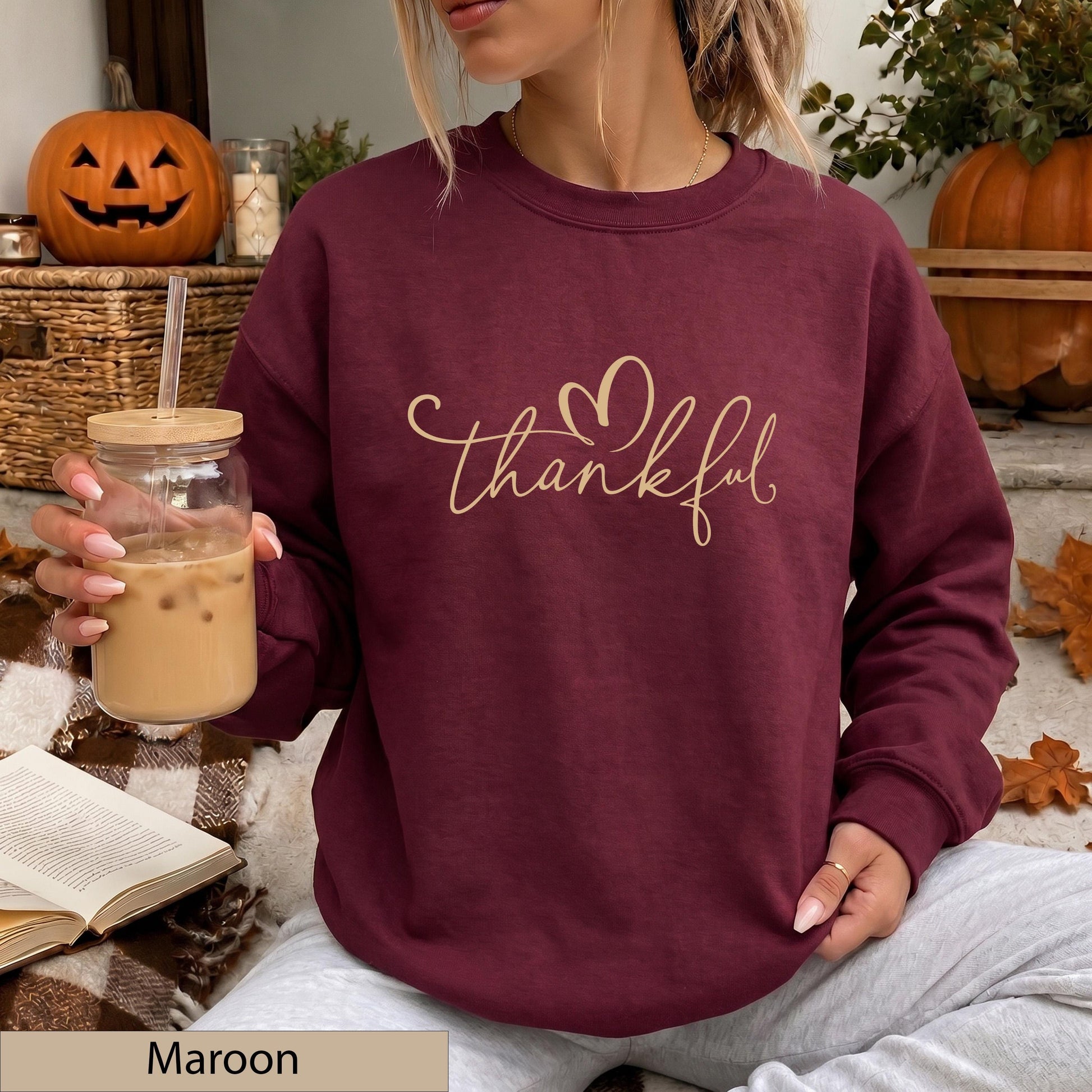 Thankful Heart Script Sweatshirt, Minimalist Fall Sweater, Cozy Autumn Jumper