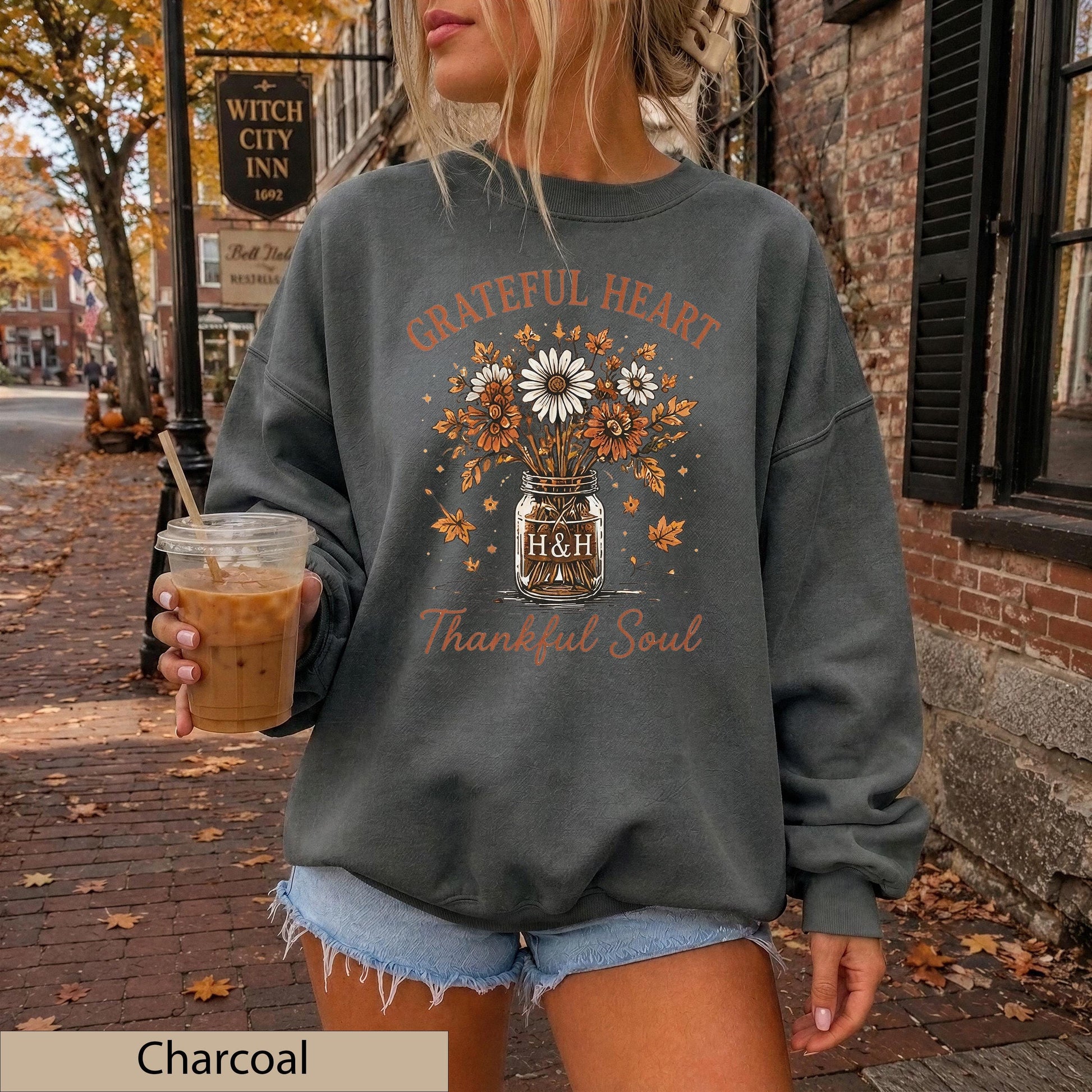 Grateful Heart Thankful Soul Sweatshirt, Floral Mason Jar Crewneck, Autumn Thanksgiving Jumper