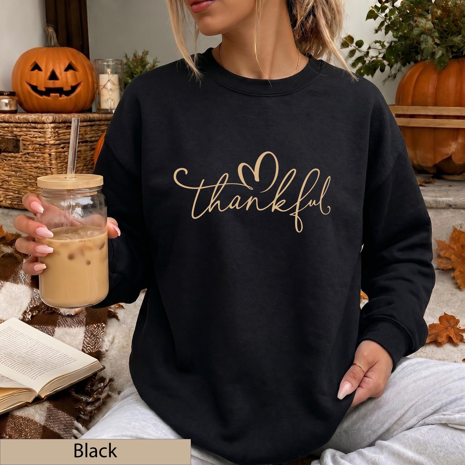 Thankful Heart Script Sweatshirt, Minimalist Fall Sweater, Cozy Autumn Jumper