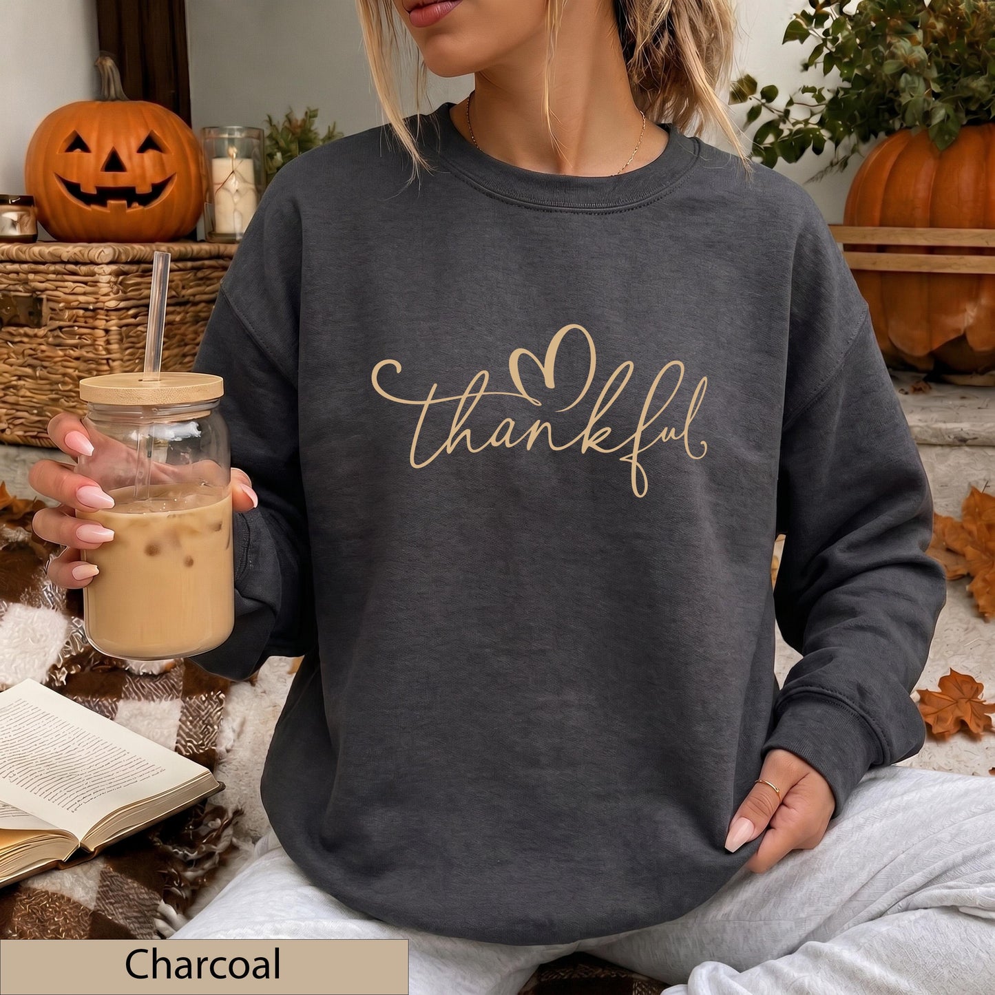 Thankful Heart Script Sweatshirt, Minimalist Fall Sweater, Cozy Autumn Jumper
